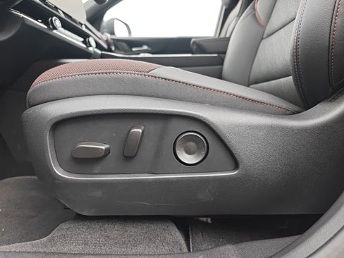 Certified 2026 Chevrolet Equinox RS AWD/4WD image 13