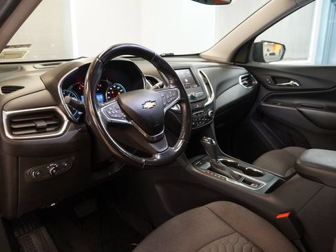 Used 2020 Chevrolet Equinox LT w/ Driver Convenience Package AWD/4WD image 6
