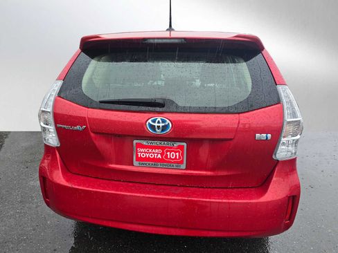 Used 2014 Toyota Prius V Five image 4