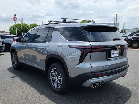 New 2025 Chevrolet Traverse LT w/ Enhanced Driving Package image 3