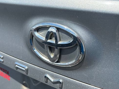 Used 2021 Toyota Camry LE FWD image 30