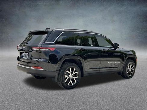 Certified 2025 Jeep Grand Cherokee Limited w/ MOPAR Finishing Package RWD image 6