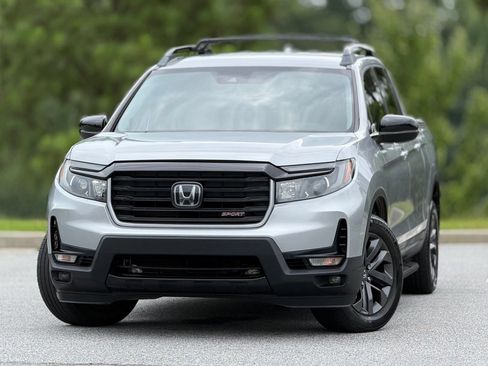Used 2021 Honda Ridgeline Sport image 2