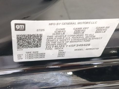 Used 2025 GMC Sierra 2500 AT4X AWD/4WD image 32