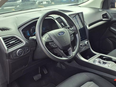 Certified 2022 Ford Edge SE w/ Black Appearance Package image 10