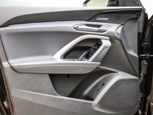 Certified 2025 Audi Q5 Premium Plus w/ Premium Plus image 21