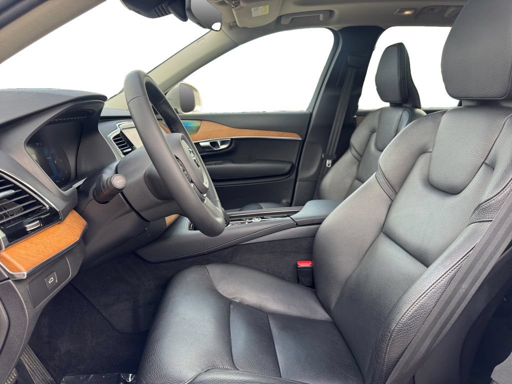 Certified 2023 Volvo XC90 B6 Plus w/ Protection Package AWD/4WD image 13