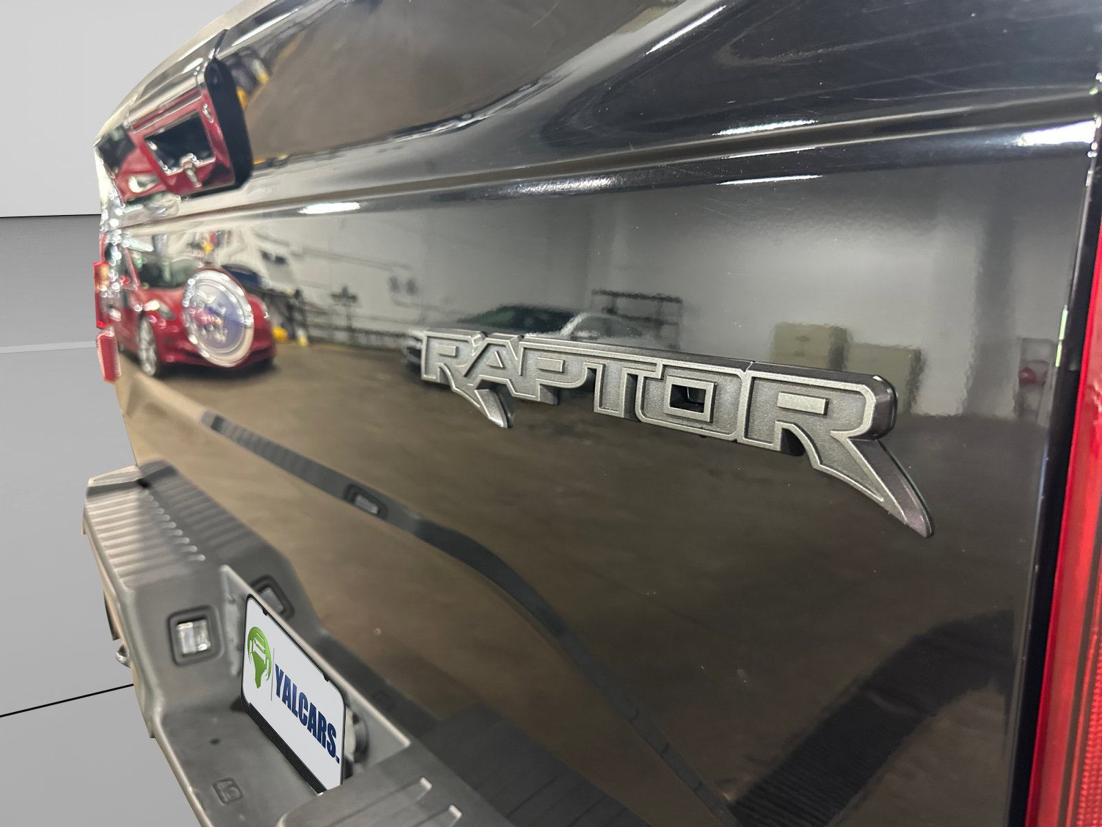 Used 2017 Ford F150 Raptor w/ Equipment Group 802A Luxury AWD/4WD image 39