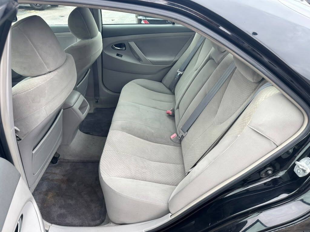 Used 2007 Toyota Camry LE FWD image 19