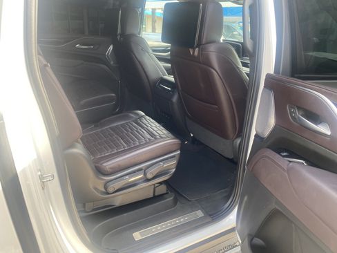 Used 2023 Cadillac Escalade ESV Sport Platinum AWD/4WD image 14