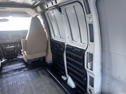 Used 2020 Chevrolet Express 2500 w/ Driver Convenience Package image 33
