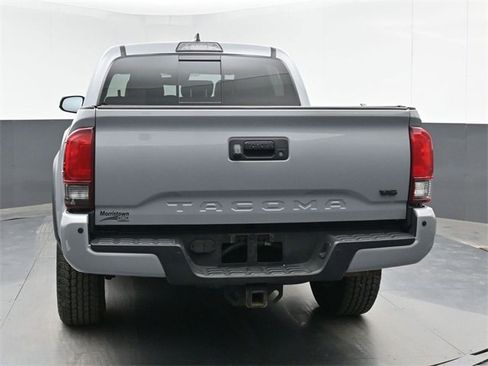 Used 2019 Toyota Tacoma TRD Off-Road image 13