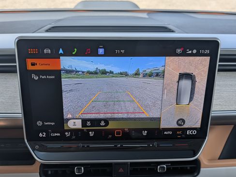 New 2025 Volkswagen ID. Buzz Pro S Plus AWD/4WD image 12
