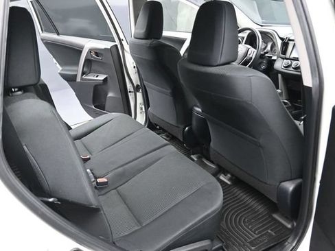 Used 2017 Toyota RAV4 LE FWD image 20