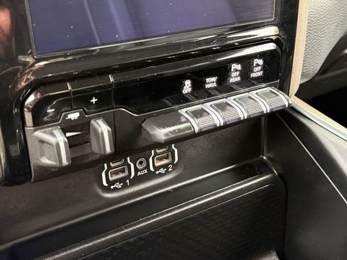 Used 2021 RAM 1500 Laramie image 19