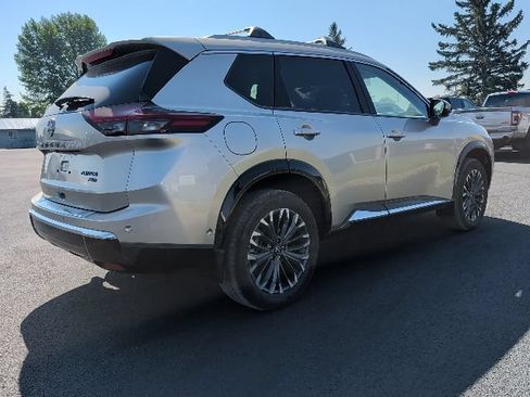 Used 2026 Nissan Rogue Platinum w/ Platinum Premium Package AWD/4WD image 3