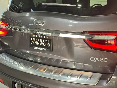 Used 2022 INFINITI QX80 Luxe w/ Cargo Package AWD/4WD image 27