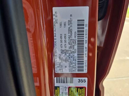 Used 2025 Toyota Tacoma TRD Sport AWD/4WD image 33