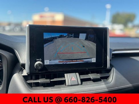 Used 2025 Toyota RAV4 XLE AWD/4WD image 13