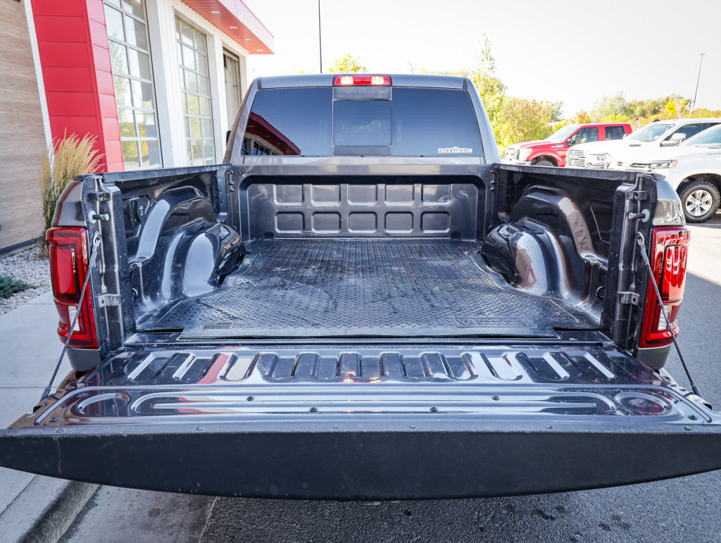 Used 2026 RAM 2500 Laramie AWD/4WD image 5