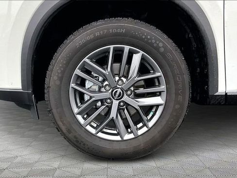 Used 2024 Nissan Rogue S image 21