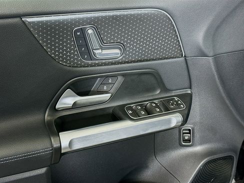 Used 2024 Mercedes-Benz EQB 250+ image 15