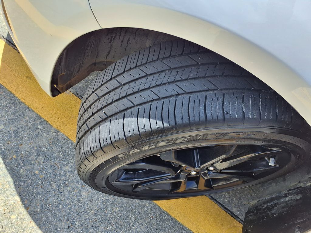 Used 2019 Ford Fusion SE w/ Equipment Group 151A FWD image 11