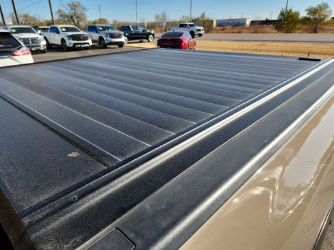 Used 2021 Nissan Titan PRO-4X w/ Pro-4x Convenience Package image 9