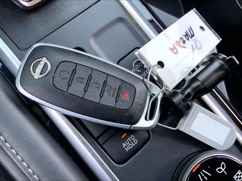 Used 2025 Nissan Pathfinder SV AWD/4WD image 14