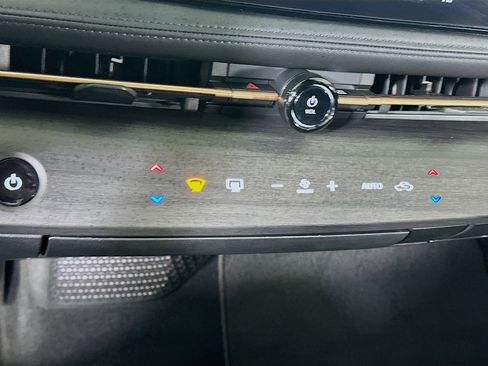 Used 2023 Nissan Ariya AWD image 24