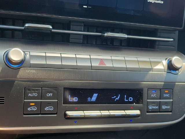 Used 2024 Hyundai Kona SEL FWD image 25