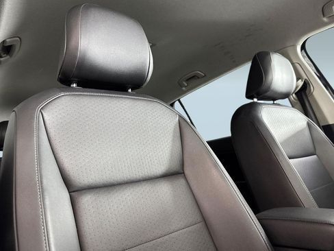 Used 2019 Volkswagen Tiguan SE AWD/4WD image 30