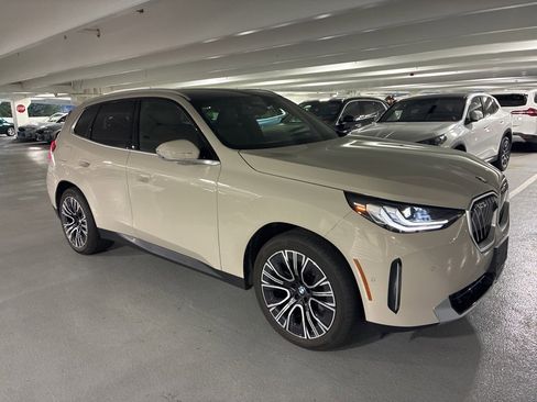 Used 2025 BMW X3 xDrive30i w/ Premium Package image 7