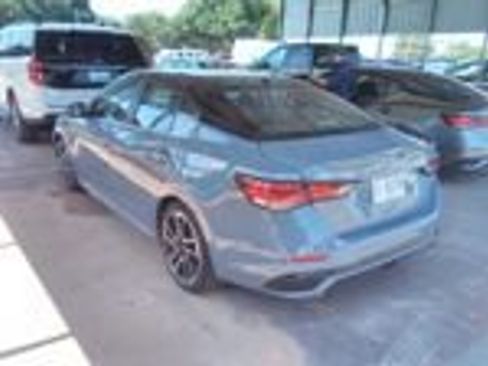 Used 2025 Nissan Sentra SR FWD image 2