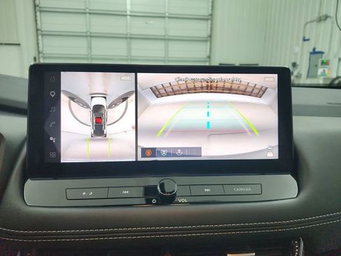 Used 2024 Nissan Rogue SL w/ SL Premium Package image 30