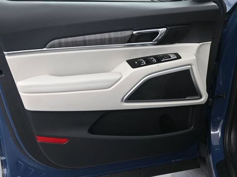 Used 2023 Kia Telluride EX image 9