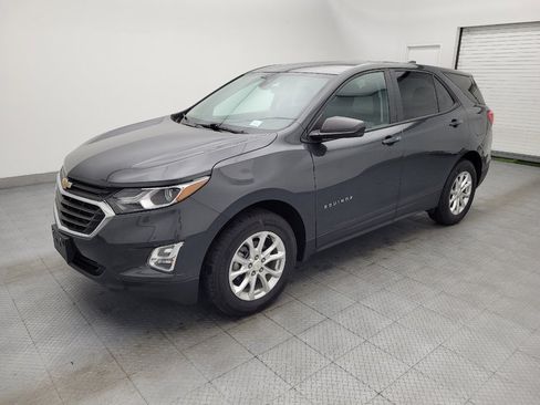 Used 2021 Chevrolet Equinox LS w/ LS Convenience Package AWD/4WD image 2