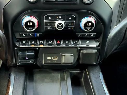 Used 2020 GMC Sierra 3500 Denali w/ Denali Ultimate Package AWD/4WD image 7