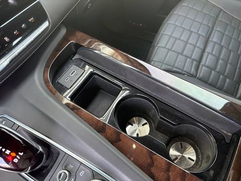 Used 2021 Cadillac Escalade ESV Sport Platinum w/ LPO, ONYX Package AWD/4WD image 3