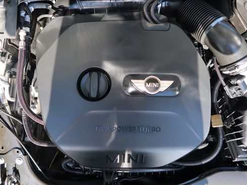 Used 2018 MINI Cooper 2-Door Hardtop FWD image 31