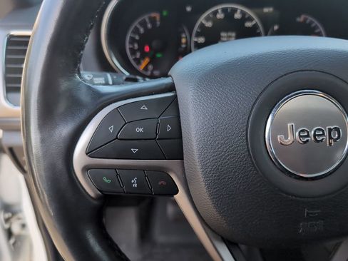 Used 2020 Jeep Grand Cherokee Altitude image 23