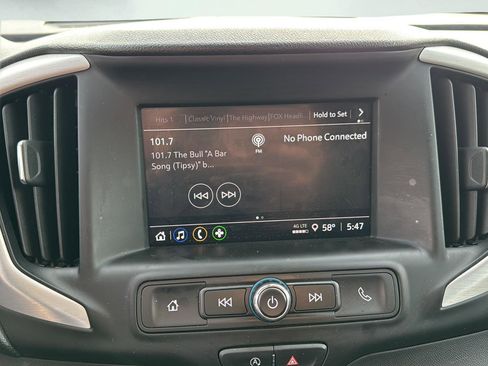 Used 2024 GMC Terrain SLE image 17