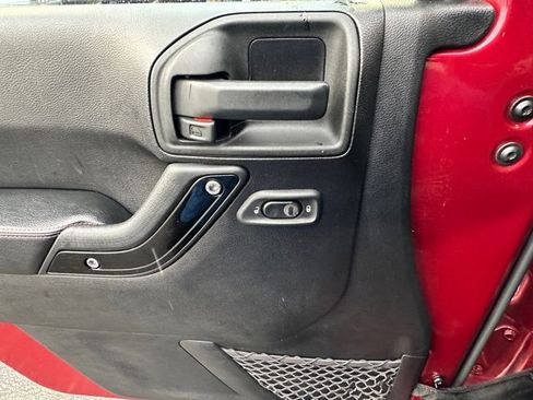 Used 2012 Jeep Wrangler Altitude image 24