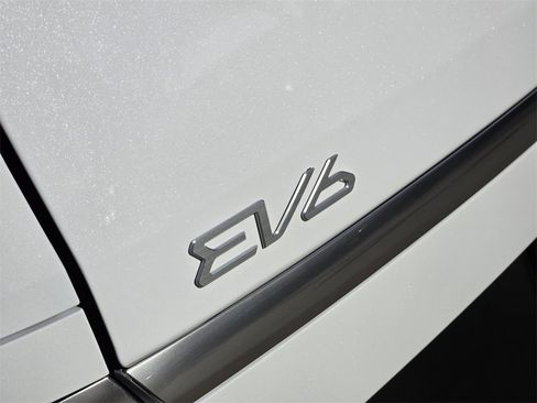 New 2025 Kia EV6 Wind image 7
