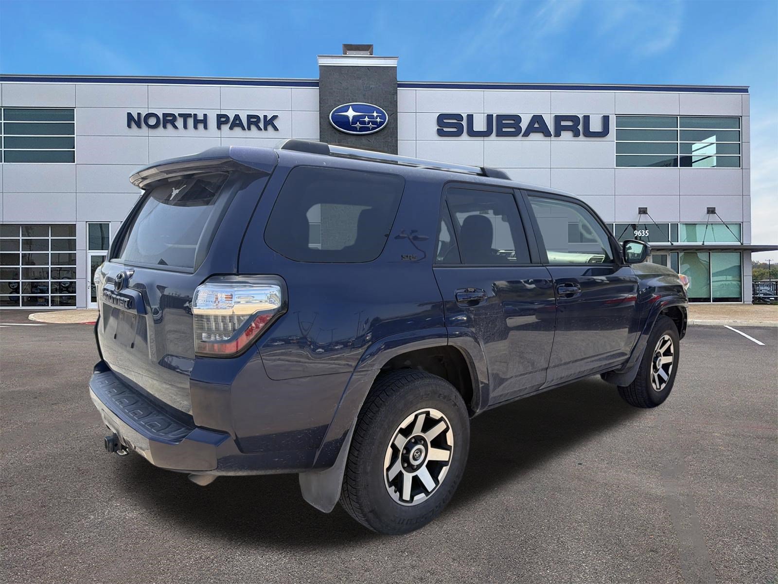 Used 2016 Toyota 4Runner SR5 RWD image 3