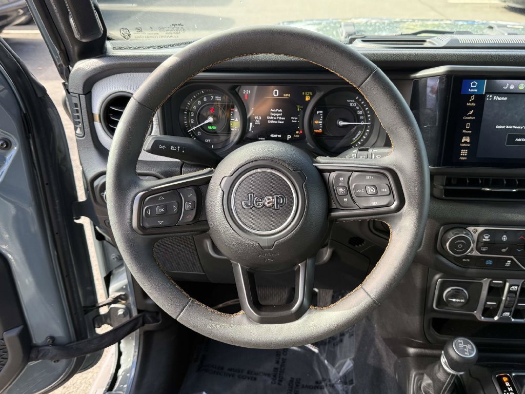 Used 2024 Jeep Wrangler Unlimited w/ Convenience Group AWD/4WD image 17