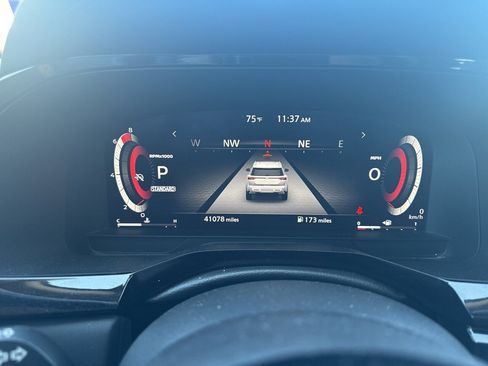 Certified 2023 Nissan Pathfinder Platinum w/ Cargo Package image 9