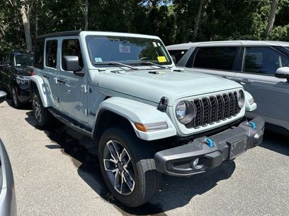 Used 2024 Jeep Wrangler Unlimited w/ Convenience Group