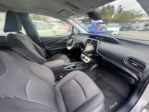Used 2018 Toyota Prius Two image 13