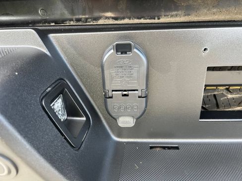 Used 2021 Ford F150 XLT AWD/4WD image 26